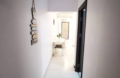 Alquiler de un espacioso apartamento de 3 habitaciones, 75 m², Tomis Nord, Constanza, Rumanía